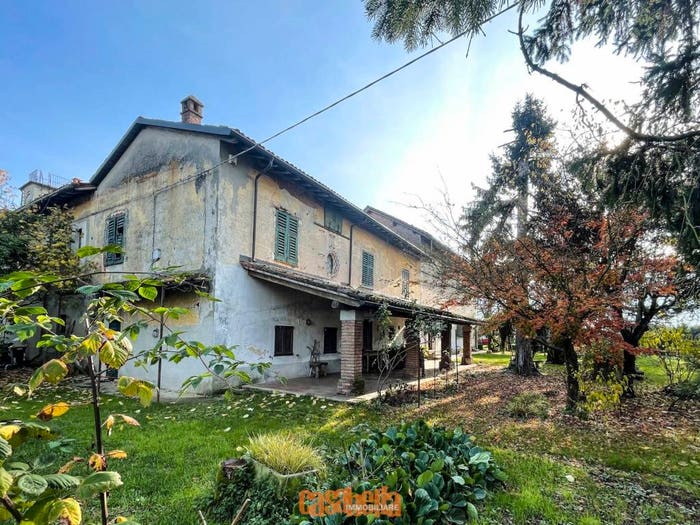 Casa con 6 locali in vendita in Strada del Fossato, Novi Ligure