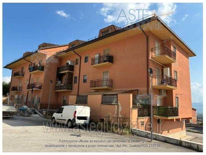 Appartamento quadrilocale in vendita in via Sardellino, Centro, Celano