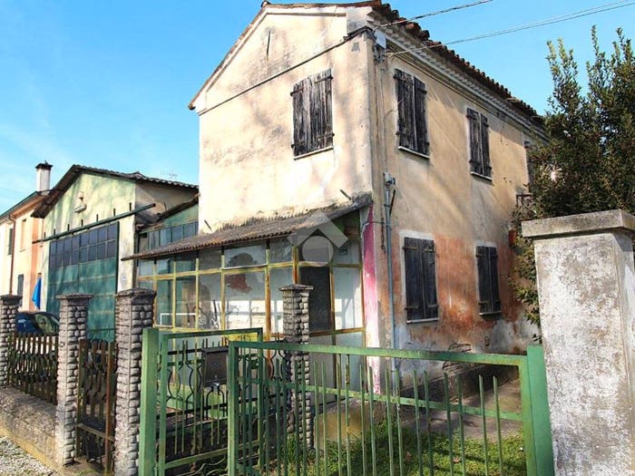 Casa con 6 locali in vendita in Centro, Meolo