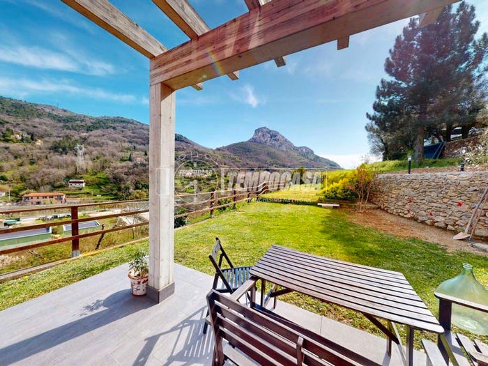 Casa con 6 locali in vendita in Località Cà Rossa, Centro, Calice Ligure