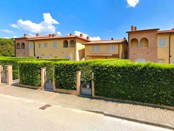 Appartamento trilocale in vendita in Castelnuovo Berardenga