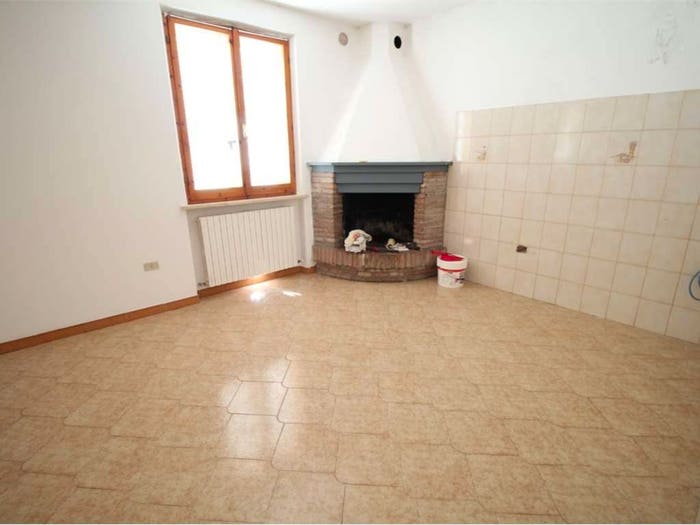 Casa con 6 locali in vendita in Borgo Massano, Montecalvo in Foglia