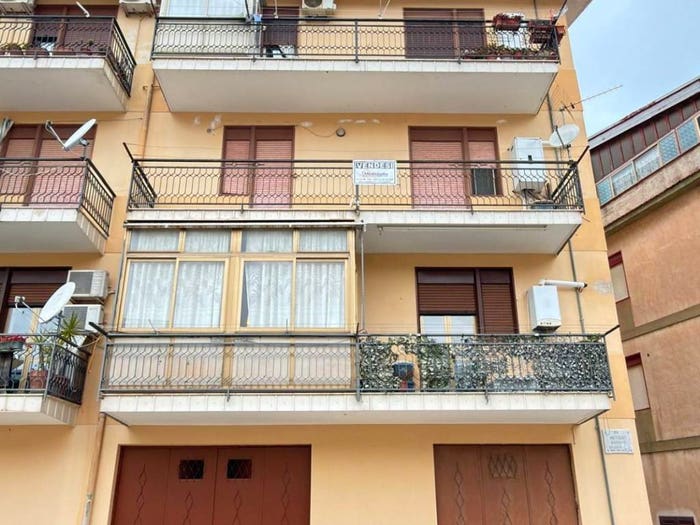 Appartamento trilocale in vendita in Via Armando Diaz, Palazzo Adriano