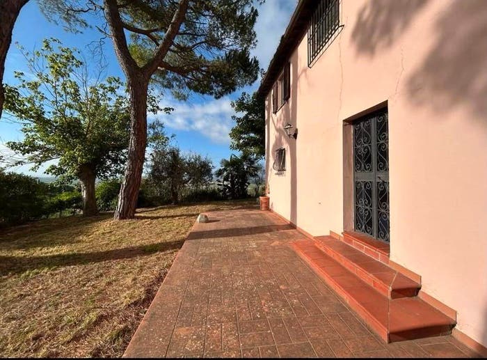 Casa con 6 locali in vendita in Palaia