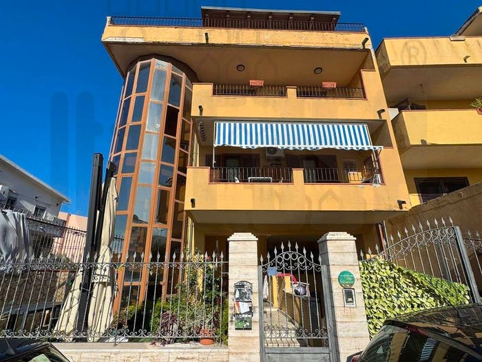 Appartamento quadrilocale in vendita in Ganzirri, Ganzirri, Messina