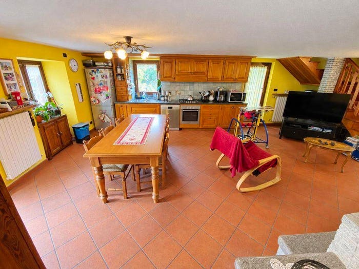 Casa con 6 locali in vendita in Frazione Roreto, Roreto, Roure