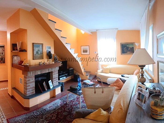 Casa con 6 locali in vendita in via roma, Centro, Vallebona