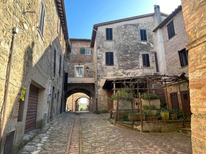 Appartamento trilocale in vendita in Via Cavour, Compignano, Marsciano