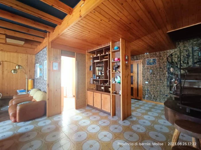 Appartamento trilocale in vendita in Via Leonardo Falconi, Capracotta