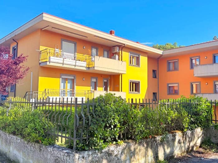 Appartamento trilocale in vendita in Via Villa Mari, Rieti