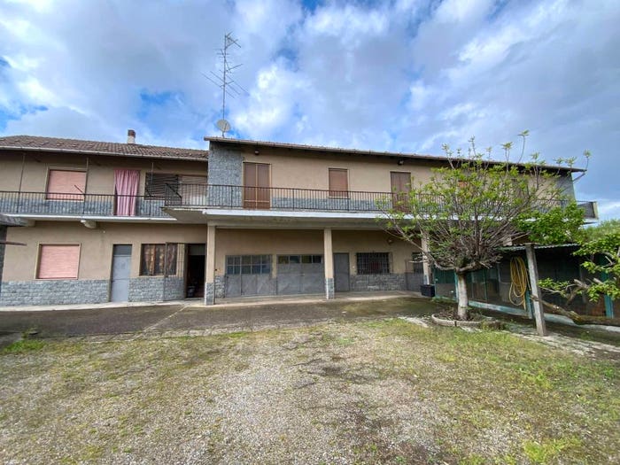 Casa con 6 locali in vendita in Strada Vicinale Cervina, Sant'Agabio, Novara