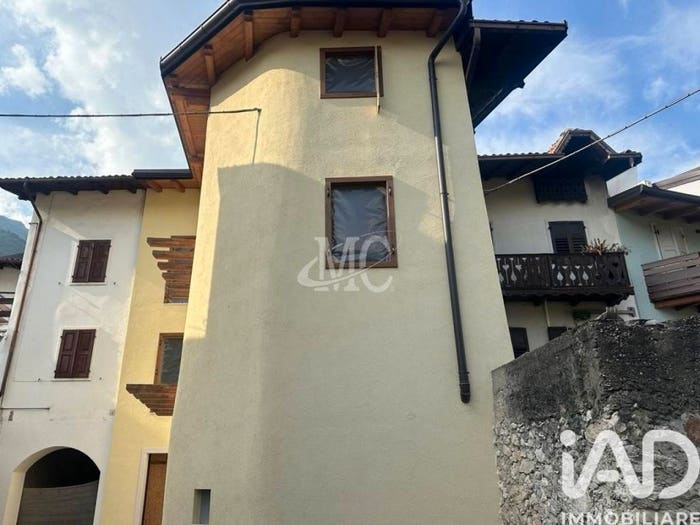 Casa con 6 locali in vendita in Via Castelbarco, Sabbionara, Avio