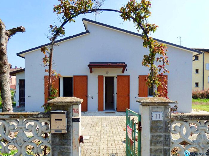 Casa quadrilocale in vendita in Altolà, San Cesario sul Panaro