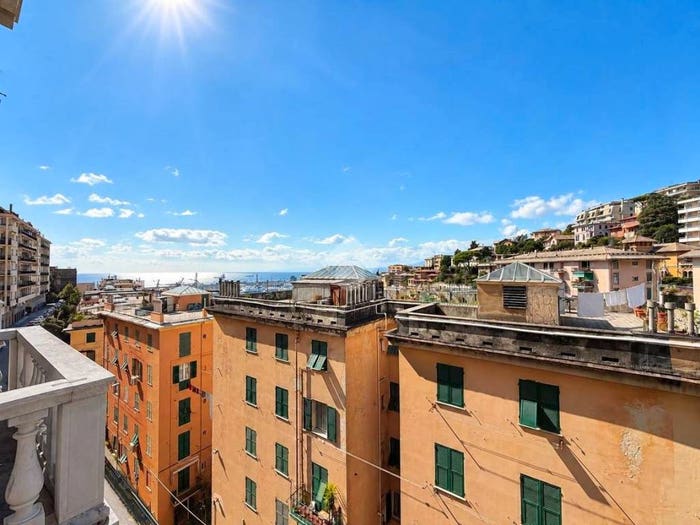 Appartamento quadrilocale in vendita in Via Capraia, Castelletto, Genova