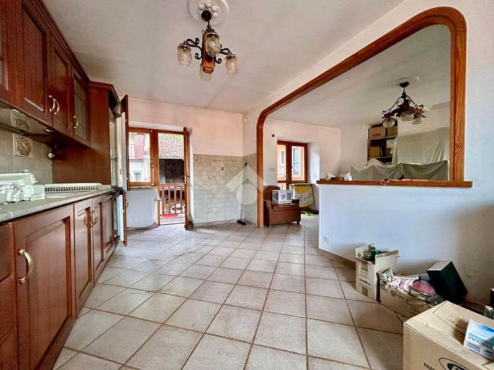 Casa con 5 locali in vendita in Via Longobardi, Centro, Chiusa di San Michele