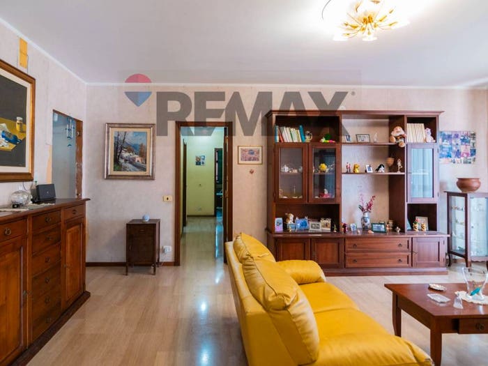Appartamento con 5 locali in vendita in Via Orazio Condorelli, Borgo, Catania