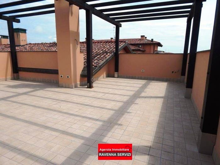 Appartamento trilocale in vendita in Via Agosto, Casalborsetti, Ravenna