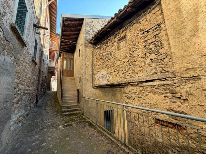 Casa con 5 locali in vendita in Via Costalottiere, Centro, Erve