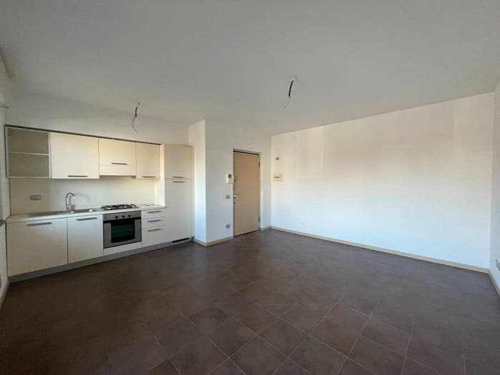 Appartamento trilocale in vendita in Via Colombera, Romano di Lombardia