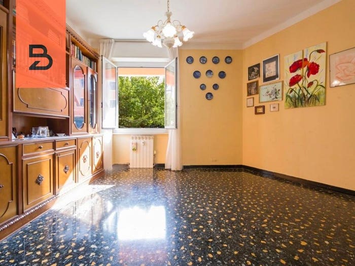 Appartamento trilocale in vendita in Via Nicola Fabrizi, Quarto, Genova