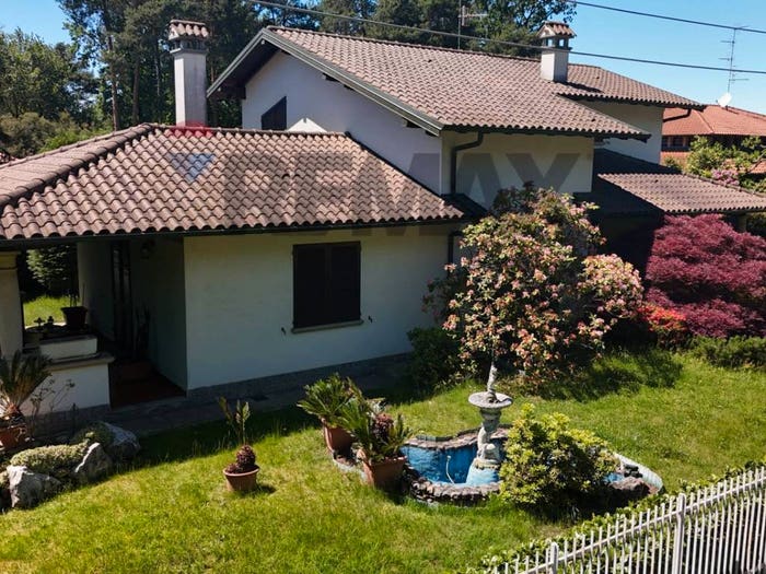 Casa trilocale in vendita in VIA BRIANZOLA, Carnago