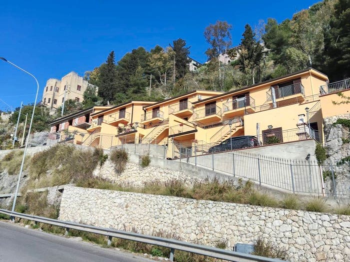 Casa con 6 locali in vendita in Via Fontana del Drago, Centro, Monreale