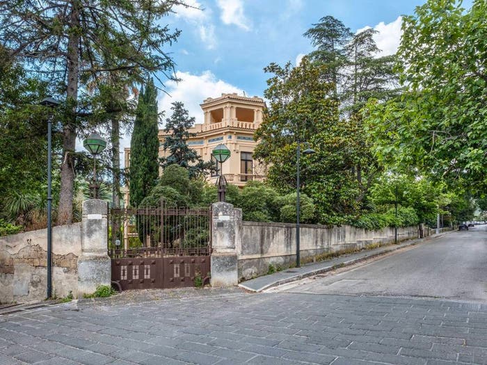 Casa con 6 locali in vendita in Via Vaccheria, San Leucio Briano, Caserta