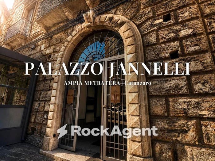 Appartamento quadrilocale in vendita in Via Alessandro Turco, Centro Storico, Catanzaro