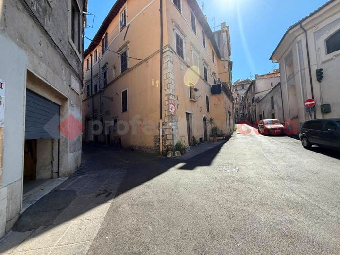 Appartamento quadrilocale in vendita in via del riserraglio, Centro Storico, Tivoli