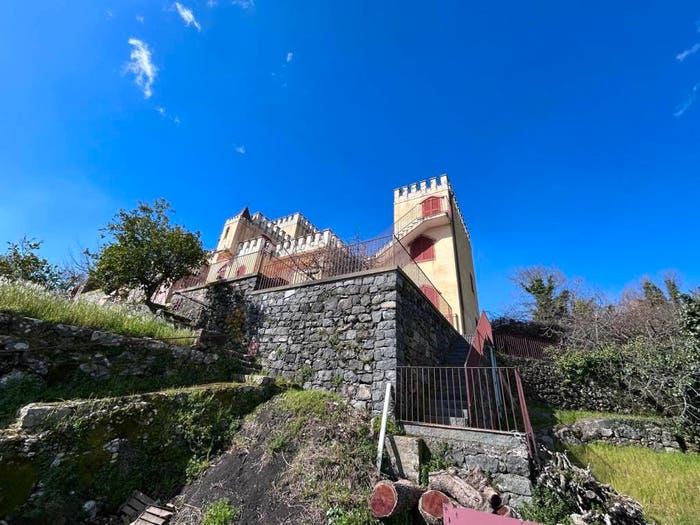 Casa con 6 locali in vendita in Via Grassi Cannavò, Mascali