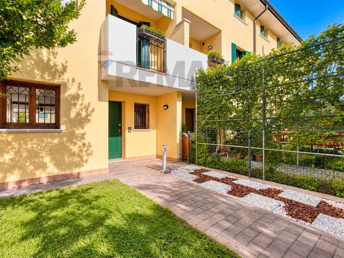 Casa con 6 locali in vendita in via Goffredo Mameli, Centro San Tommaso, Albignasego