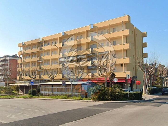 Appartamento trilocale in vendita in via Adami, Lido Di Fermo, Fermo