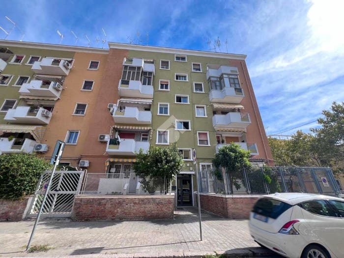 Appartamento trilocale in vendita in Via Brigata Pinerolo, Villa Comunale, Foggia