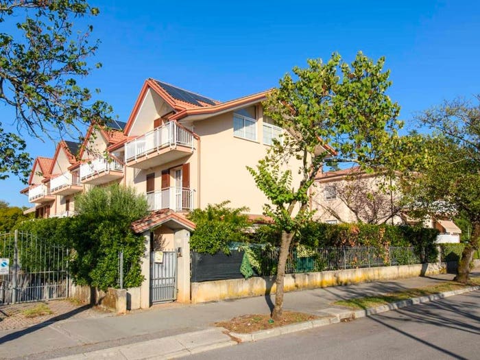Casa con 6 locali in vendita in VIA FRATELLI COSSAR, Centro, Gorizia