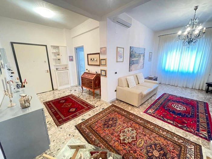 Appartamento trilocale in vendita in Via Emilio Salgari, Pegli, Genova