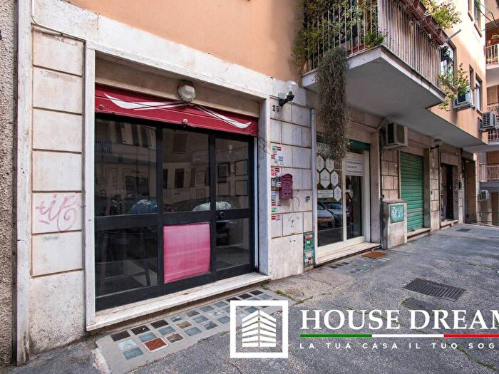 Appartamento con 5 locali in vendita in Via Virginia, Furio Camillo, Roma