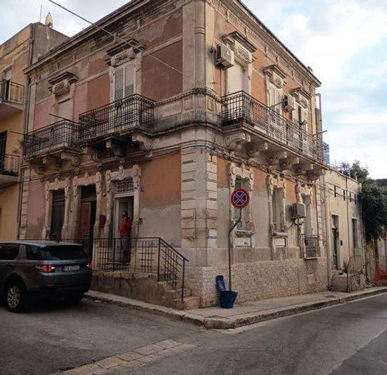 Casa con 5 locali in vendita in Via Carlo Pisacane, Centro, Pachino
