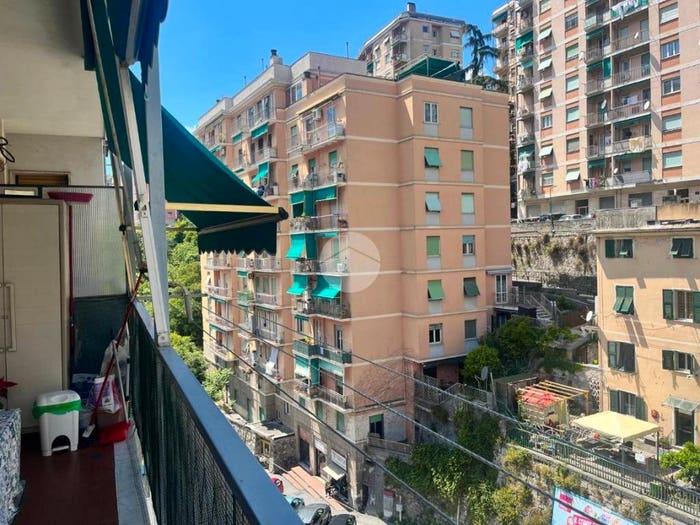 Appartamento con 5 locali in vendita in Via Fereggiano, Quezzi, Genova