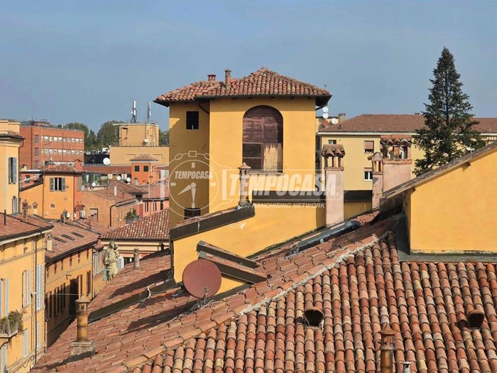 Appartamento con 5 locali in vendita in Piazza San Martino A, Centro Storico, Bologna