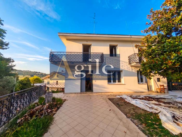 Casa con 6 locali in vendita in via rote, Centro, Nereto