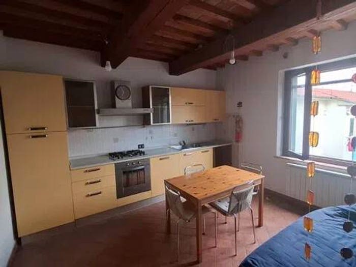 Appartamento trilocale in vendita in Via Giuseppe Garibaldi, Centro, Collesalvetti