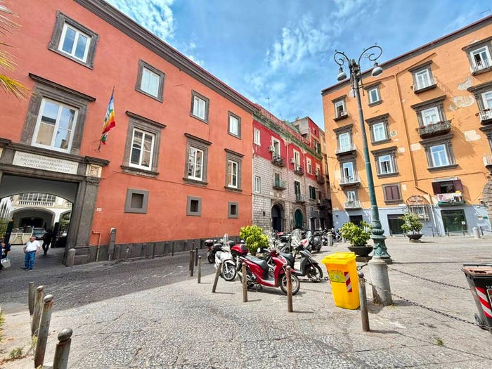 Appartamento con 6 locali in vendita in Via Pietro Trinchera, Tribunali, Napoli