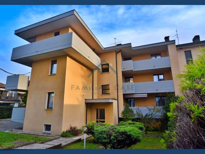 Appartamento trilocale in vendita in Via Italo Cremona, Centro, Gazzada Schianno