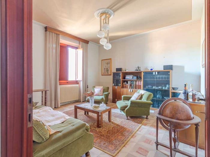Casa con 6 locali in vendita in via Mazzoni, Comeana, Carmignano
