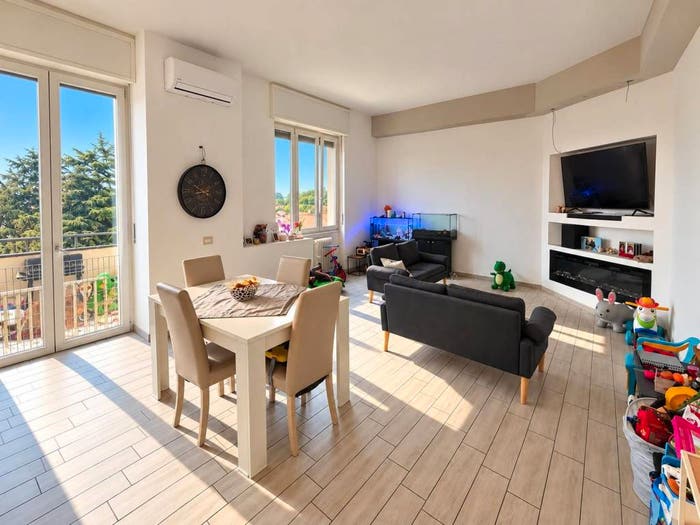 Appartamento bilocale in vendita in Via Simone da Corbetta, Semicentro Isola, Corbetta