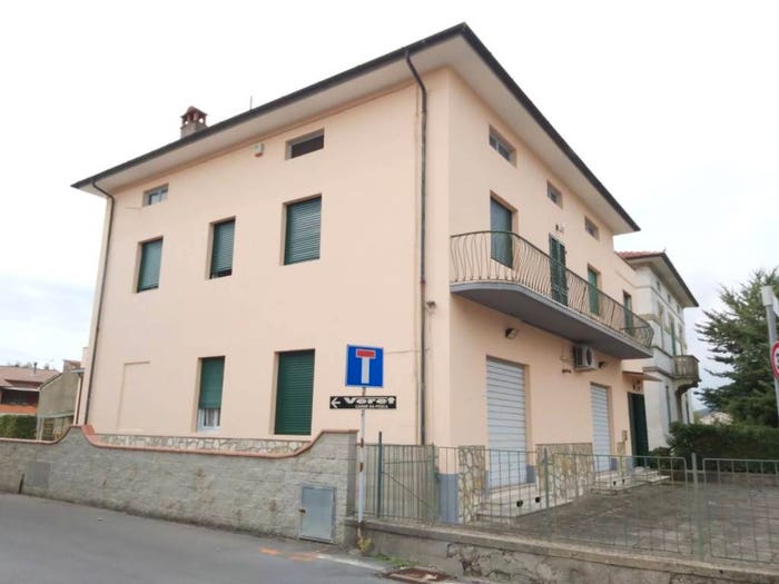 Casa con 6 locali in vendita in Via San Martino, Marlia, Capannori