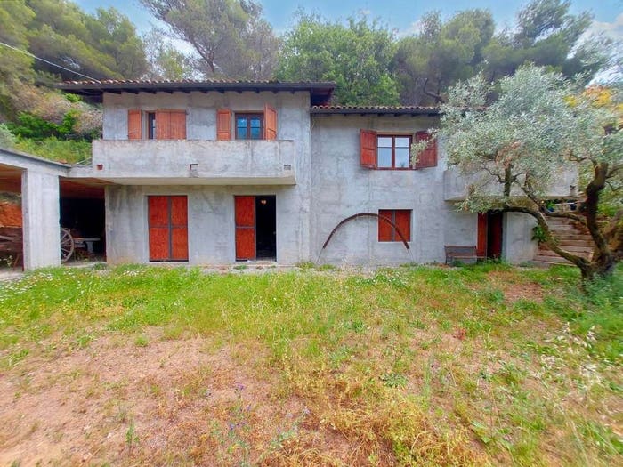 Casa con 6 locali in vendita in via Oberto D'Oria N snc, Centro, Camporosso