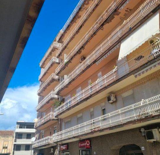 Appartamento quadrilocale in vendita in Via Tenente A Genovese, Centro, Barcellona Pozzo di Gotto