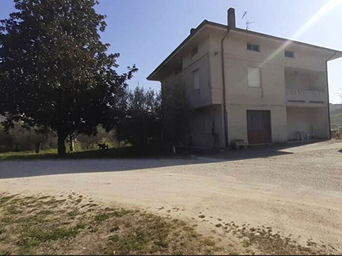 Casa con 6 locali in vendita in Contrada Ete Caldarette, Fermo