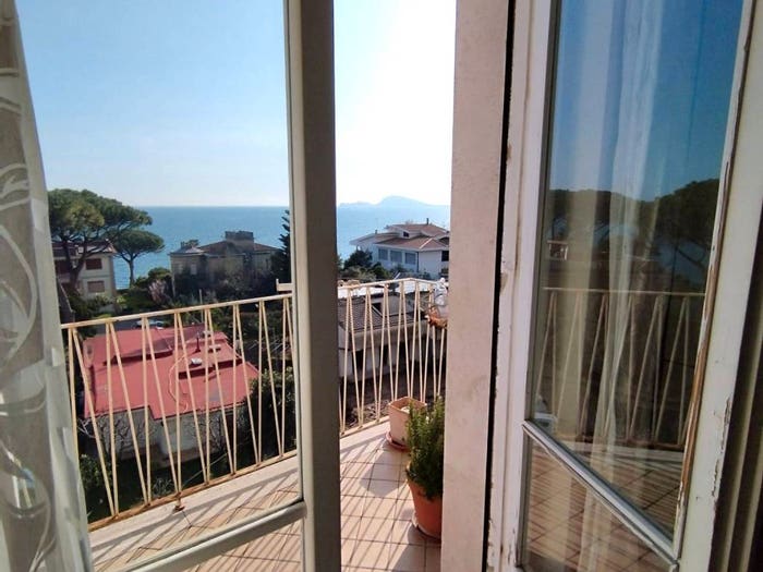 Appartamento quadrilocale in vendita in Via Appia Lato Napoli, Centro, Formia